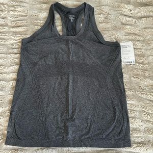 Athleta momentum tank NWT